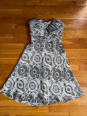 VENUS Black & White Strapless Printed A-Line Dress